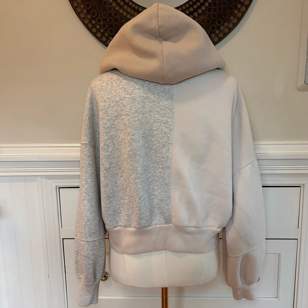 Abercrombie Soft A&F Max Essentials Grey/Beige Crop Hoodie | Medium - Picture 3 of 4